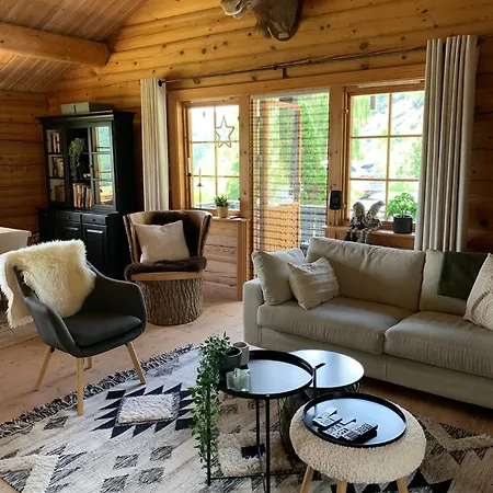 펜션 Luxury Family House 